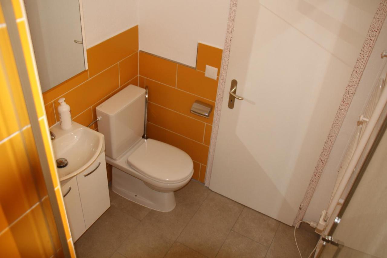 Airolo With Private Parking Apartman Kültér fotó