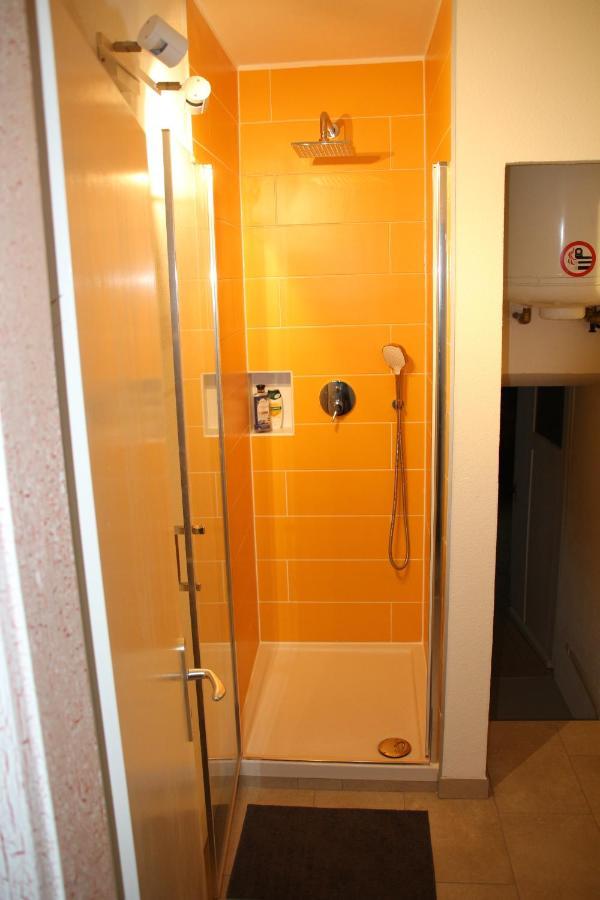 Airolo With Private Parking Apartman Kültér fotó