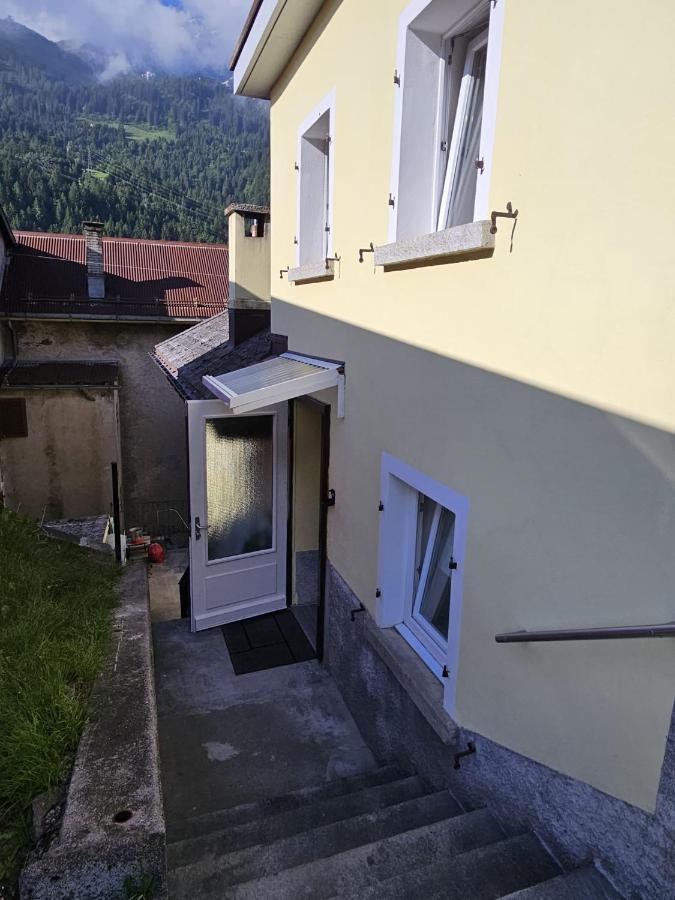 Airolo With Private Parking Apartman Kültér fotó